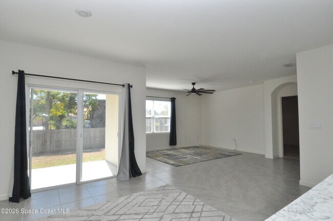 Building Photo - 180 Hammock Rd SE