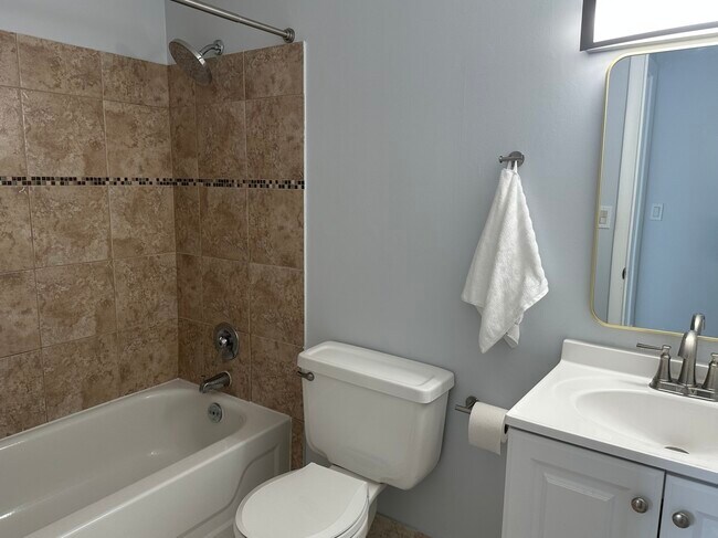 Building Photo - 1463 Mercury Dr