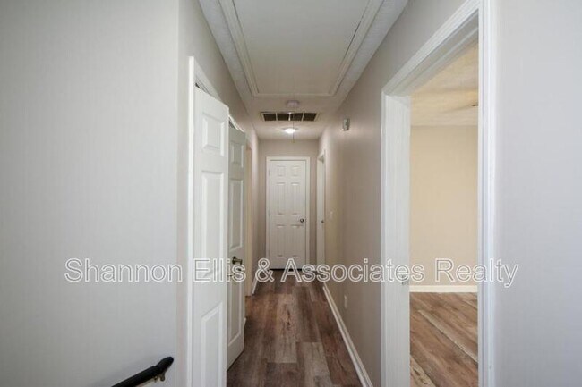 Building Photo - 4209 Reeshemah St