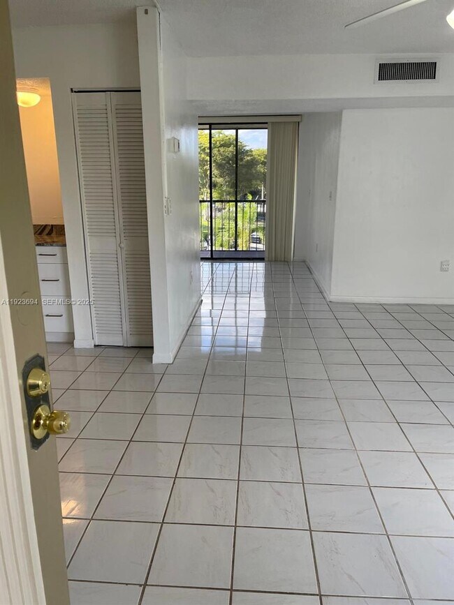 Building Photo - 8075 SW 107th Ave