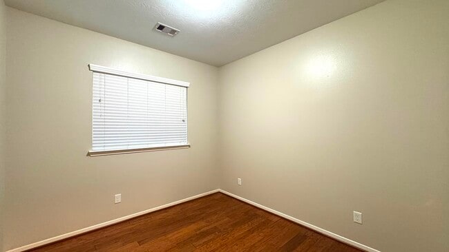 Building Photo - 8923 Willow Wind Ln