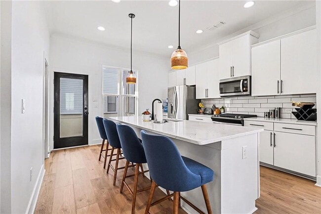 Building Photo - 2054 Rockledge Rd NE