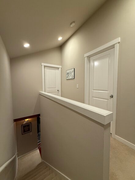 Building Photo - 9239 Woodlawn Ave N