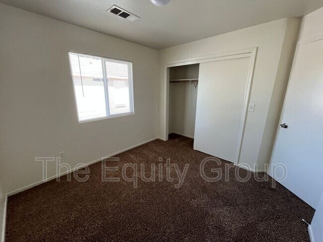 Building Photo - 482 W Morton Ave