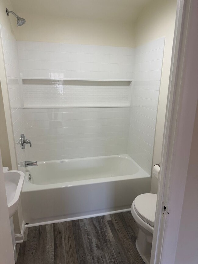 Building Photo - Newly Renovated 2-Bedroom, 1-Bath Single Family Home for Rent!