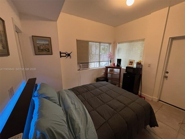 Building Photo - 3299 Bird Ave