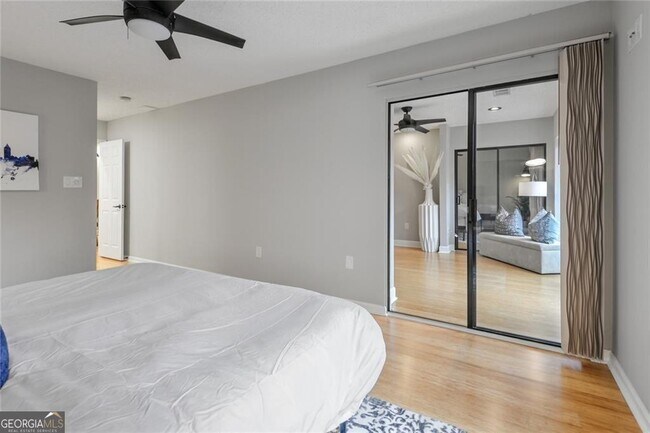 Building Photo - 1110 Pine Heights Dr NE