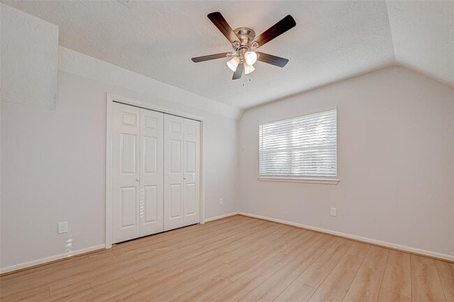 Building Photo - 318 Pine Manor Dr