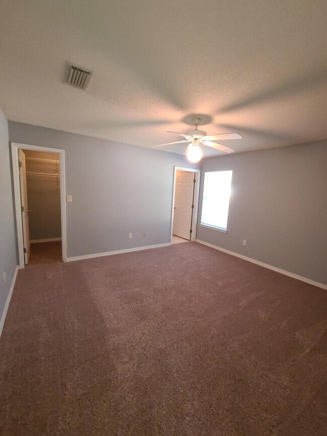 Building Photo - 2787 Bay Club Dr