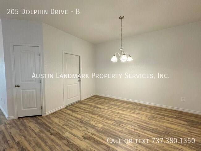 Building Photo - 205 Dolphin Dr