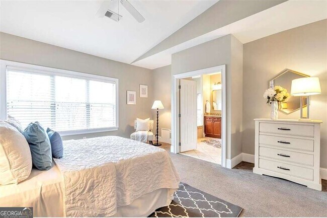 Building Photo - 5408 Glenridge Cove NE