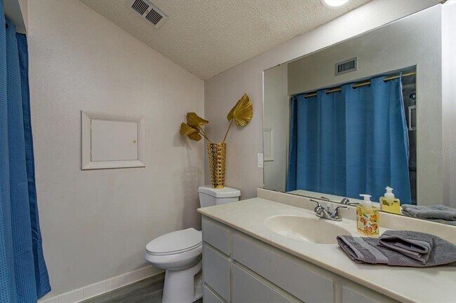 Building Photo - 8728 FL-33
