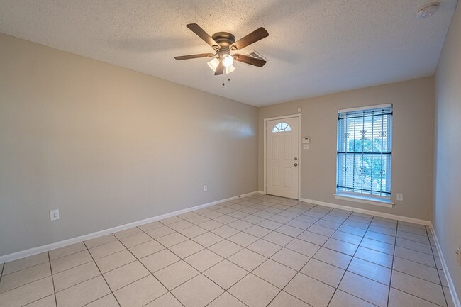 Building Photo - 8124 Beech Cove Ln