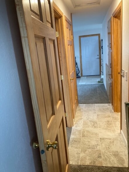 Building Photo - 727 N 16th Ave