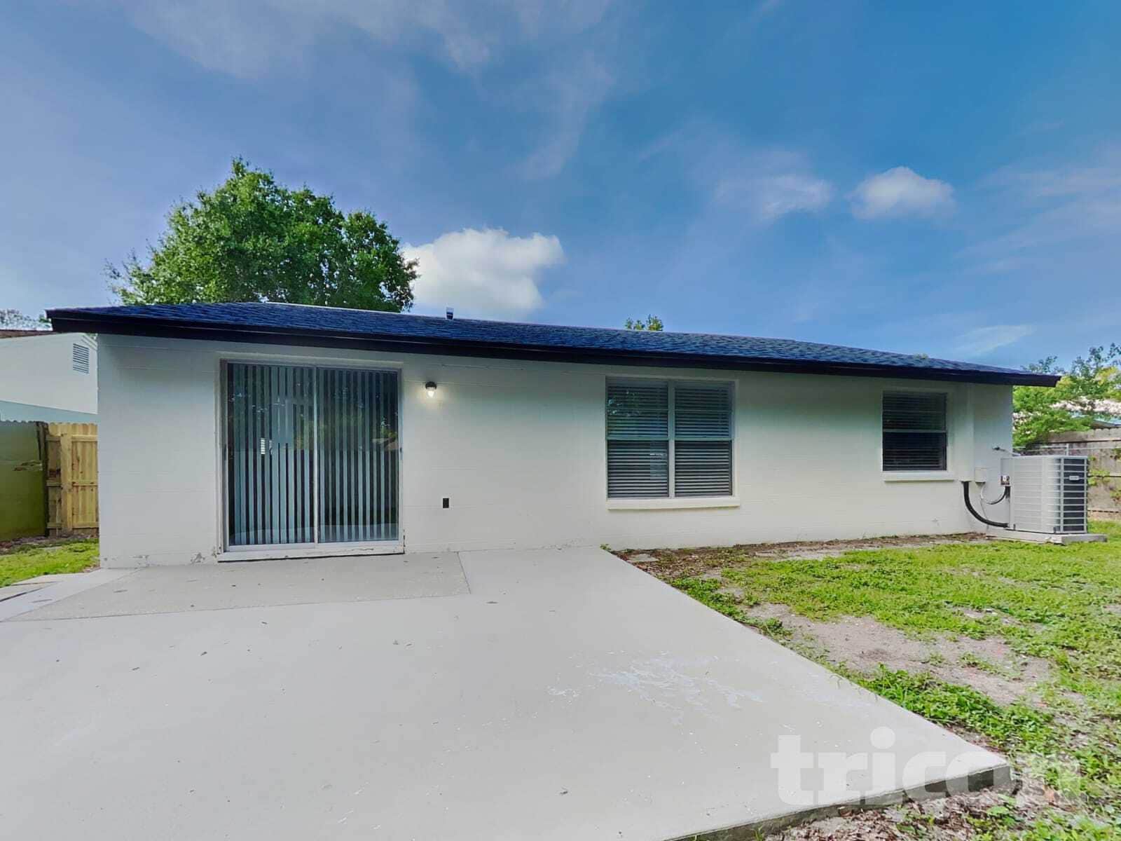 Building Photo - 15936 Winding Dr