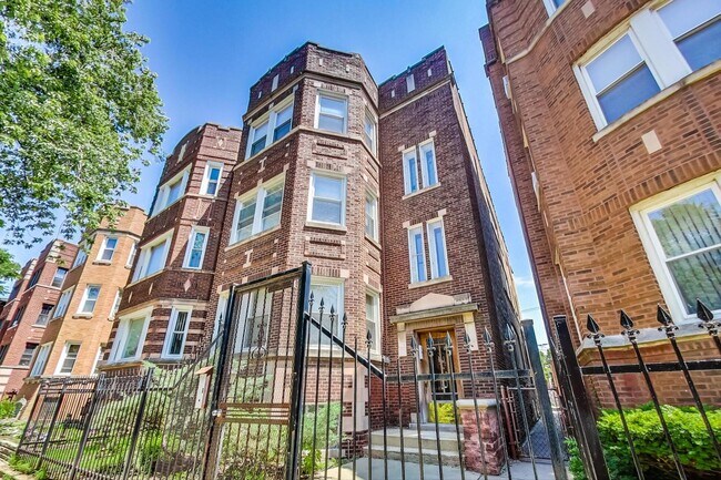 Primary Photo - 7819 S Cornell Ave