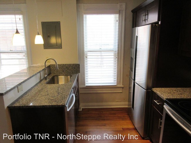 Building Photo - 694 Kerr St