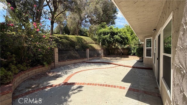 Building Photo - 1637 N Peacock Ln