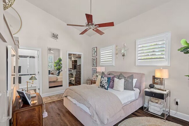 Building Photo - 635 N Alexander St