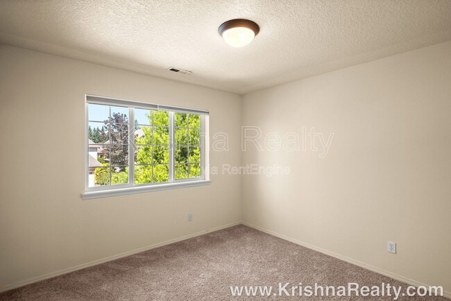 Building Photo - 13686 NW Henninger Ln