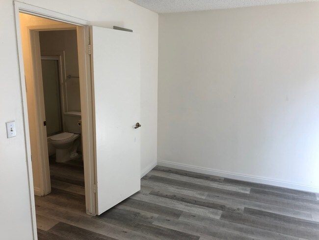 Bedroom - 1914 Corinth Ave
