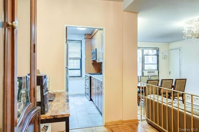 Building Photo - 98-10-9864 64th Ave