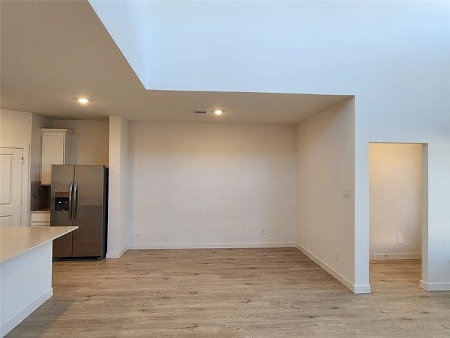 Building Photo - 30622 Wicklow Gdns Dr