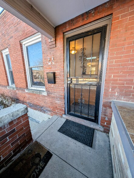 Primary Photo - 22 E Bayaud Ave