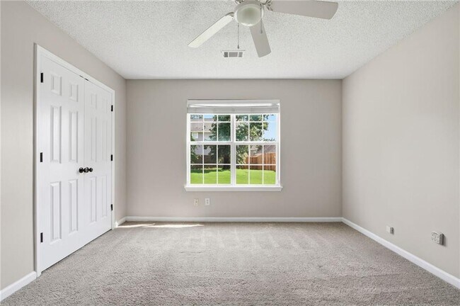 Building Photo - 5949 Idlewood Pl