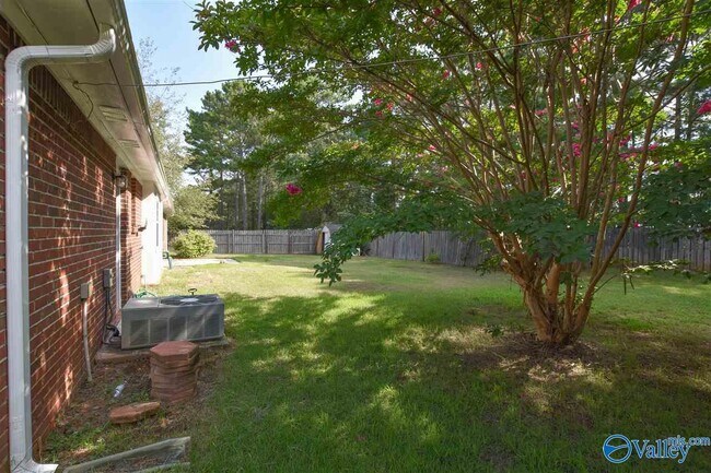 Building Photo - 109 Cove Crest Dr