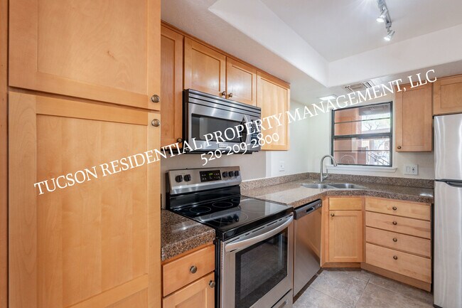 Building Photo - 6651 N Campbell Ave