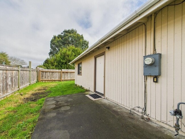Building Photo - Charming 2-Bedroom Home in the Heart of Mc...