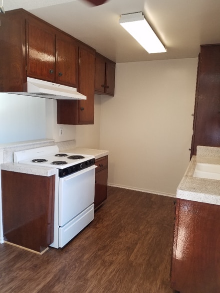 Building Photo - 10640 Colima Rd