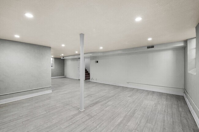 Building Photo - North Park Hill Bungalow!