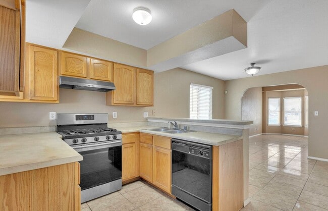 Building Photo - 10493 Kirkland St
