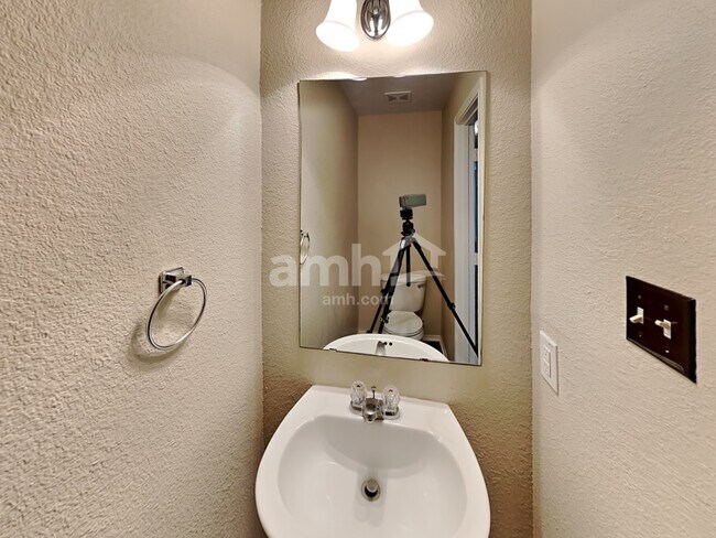 Building Photo - 24707 Hickory Meadow