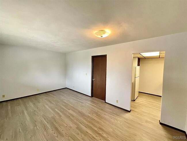 Building Photo - 106 S High St