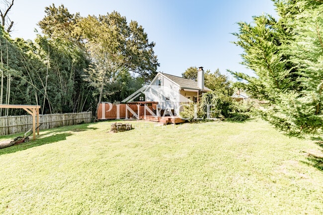 Building Photo - 5840 Quaker Pky