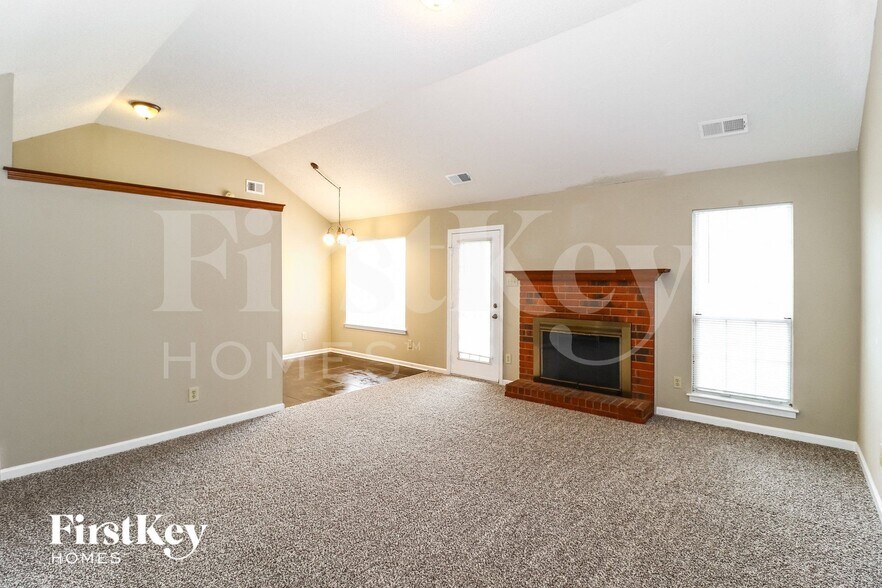 Building Photo - 5672 Riverhead Ave