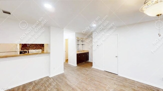 Building Photo - 2 br, 2.5 bath Condo - 1606 Mill St B B