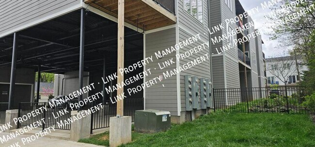 Building Photo - 1445 Fagan St