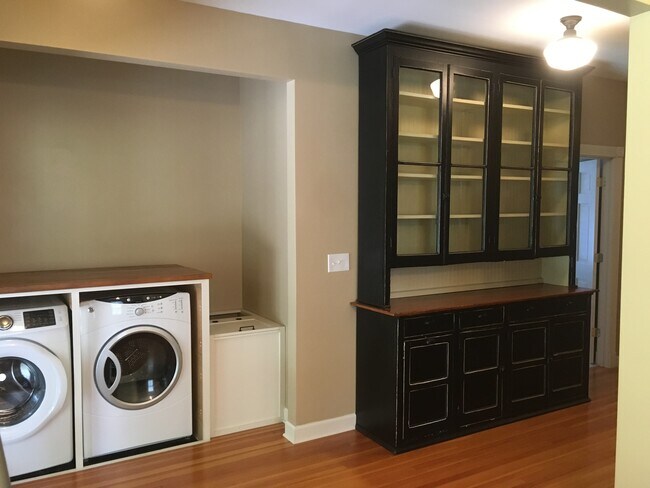 Washer/dryer and storage in hall - 611 E Martin St