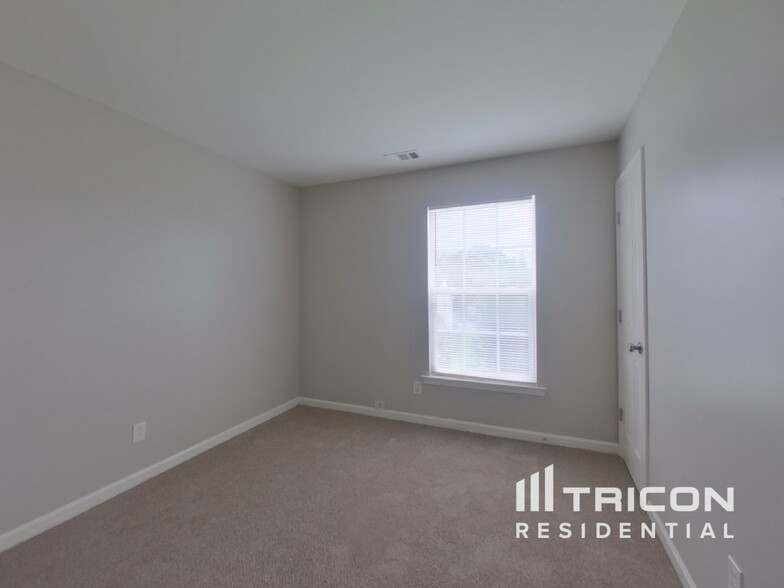 Building Photo - 2416 Deberry Ct