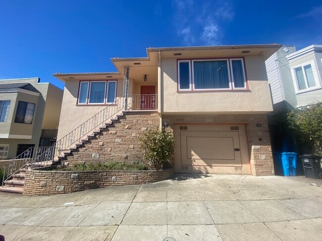 Primary Photo - 160 Venus St