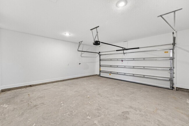 Building Photo - 36 Gray Owl Dr