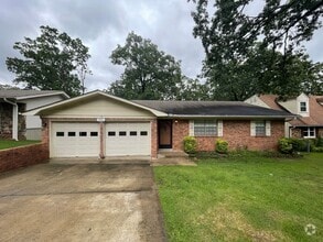 Building Photo - New Listing!