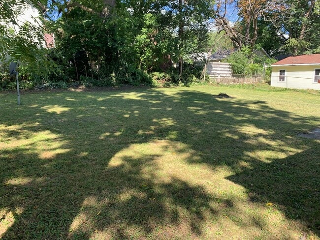 Building Photo - 822 Foote St