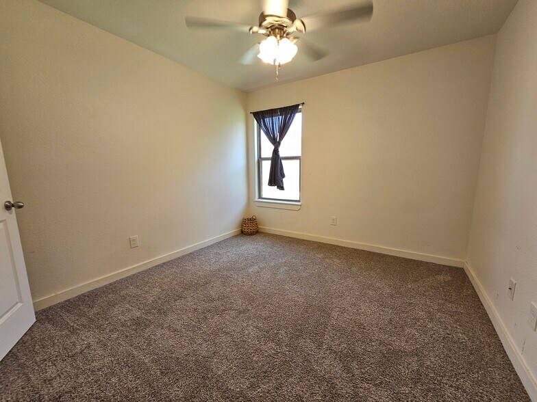 Building Photo - 1710 100th St