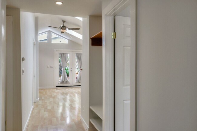 Building Photo - 3669 Madrone Ave