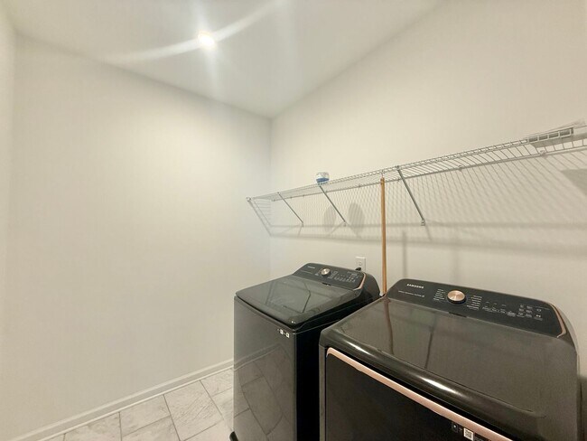 Building Photo - Modern, Luxurious 3BD, 2.5BA Cary Home with Solar Panels & Detached 2-Car Garage with EV Charger ...